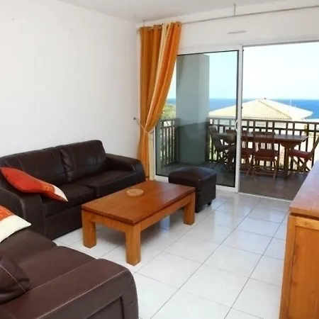 La 10 Apartment