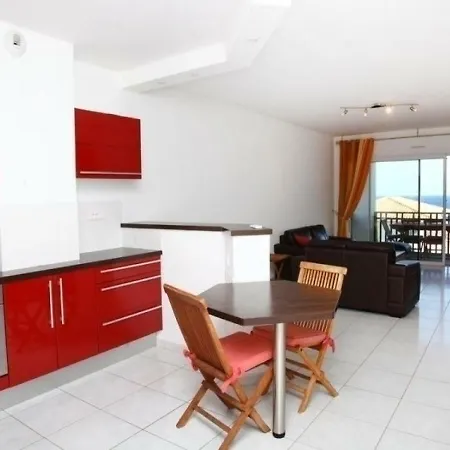 La 10 Apartment